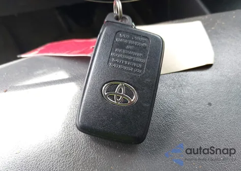 2013 Toyota Prius Four z USA, uszkodzony, nr VIN JTDKN3DUXD5672424